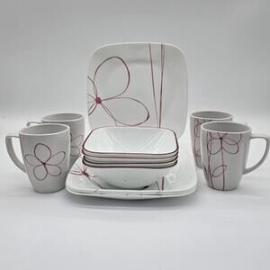 Corelle Square Daisy Days 12-Pc Dinnerware Set Made In USA 2012-2015